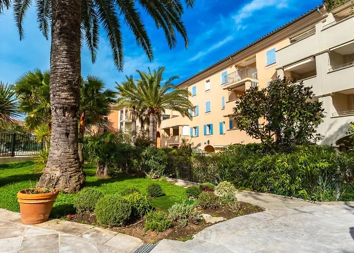 Apartment Le Clos Sainte Anne By Interhome