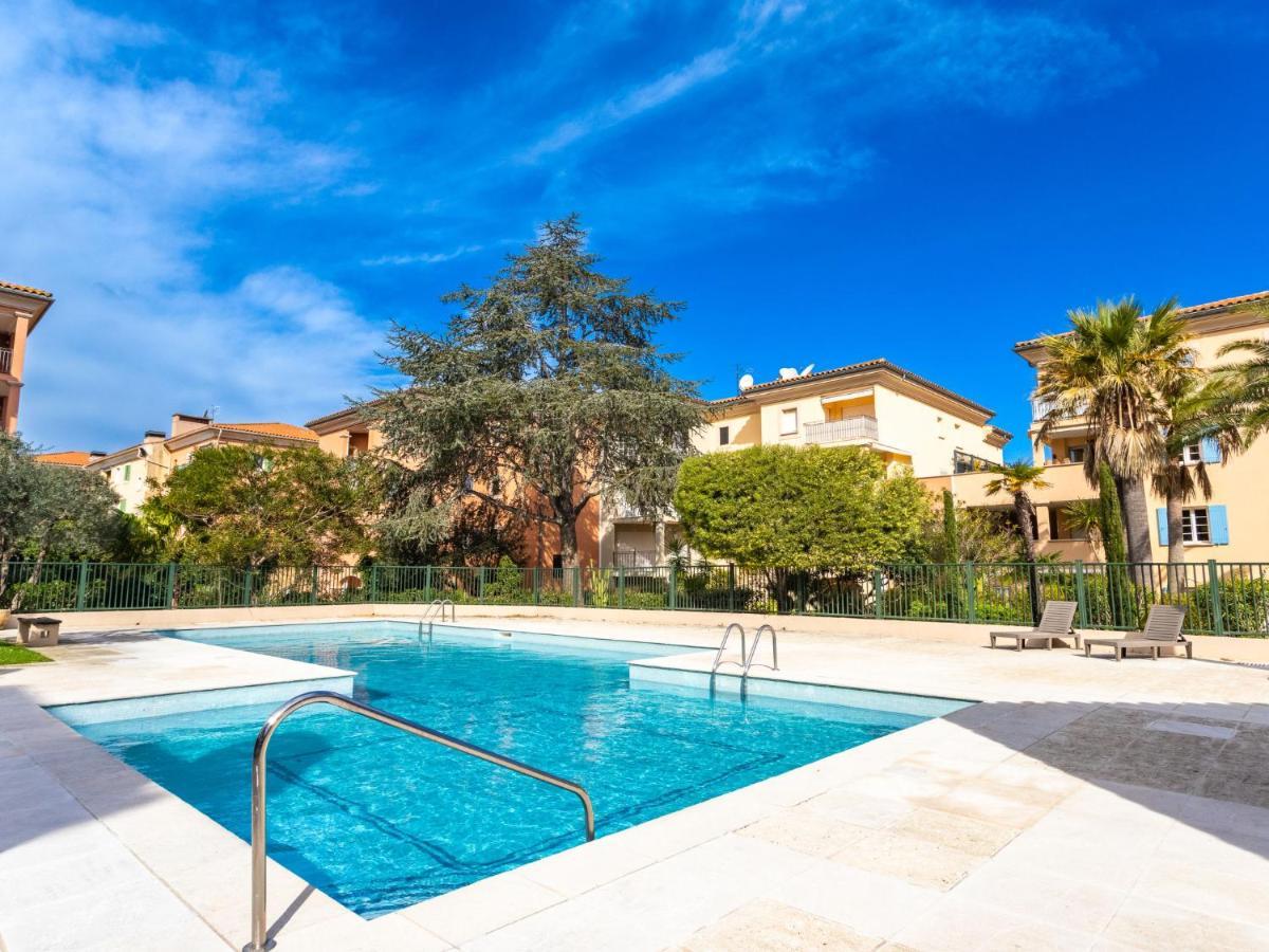 Le Clos Sainte Anne By Interhome *